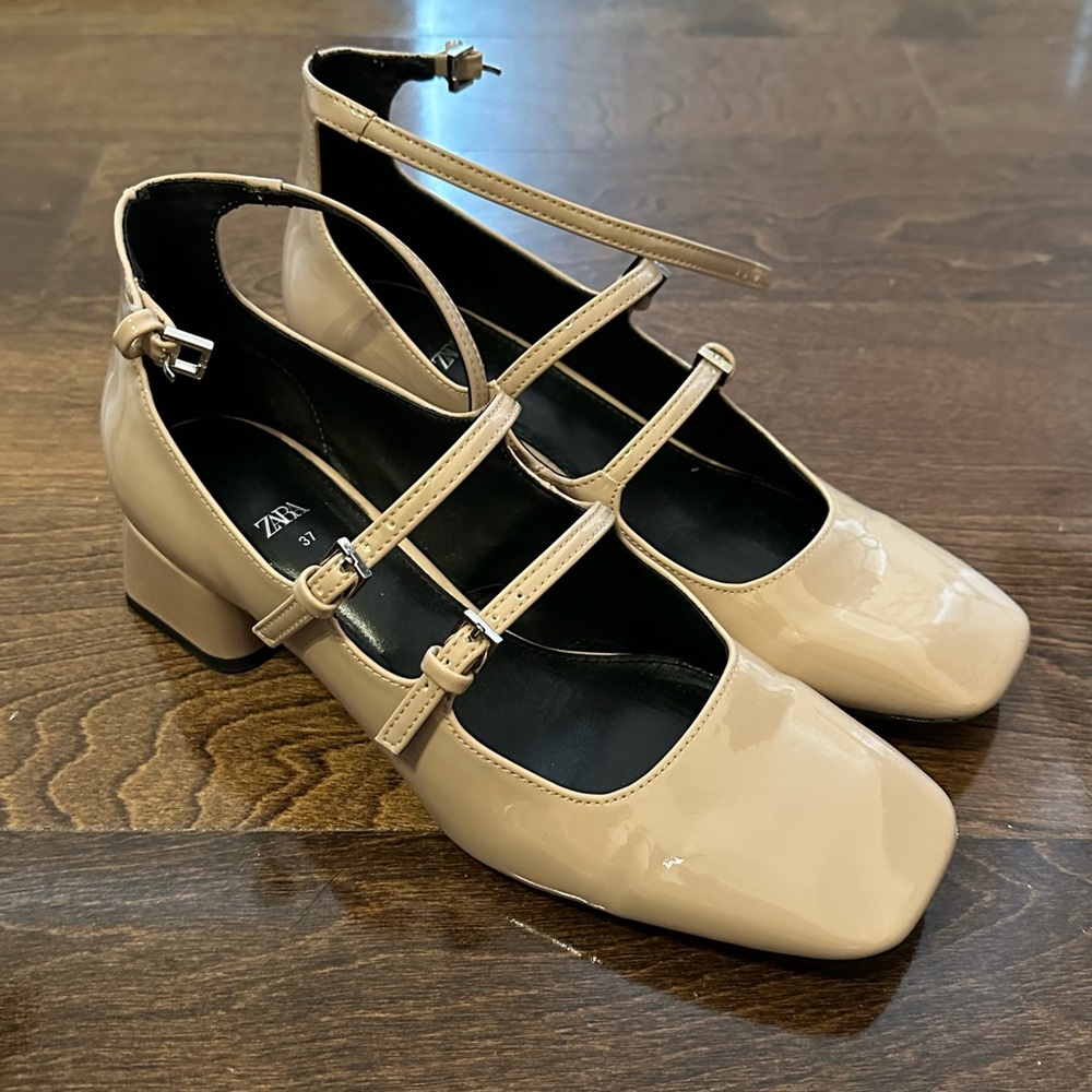 Zara Women's Beige Patent Mary Jane Heels